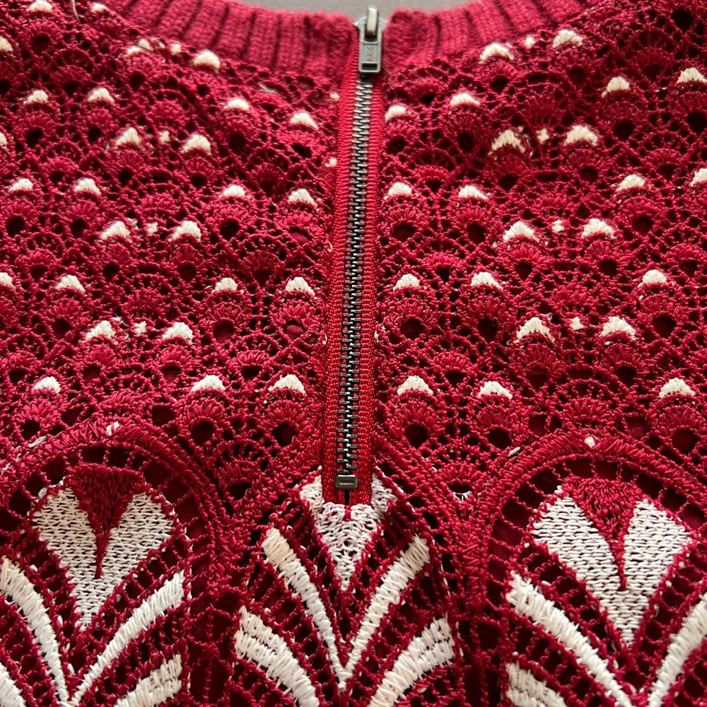 Daniel Rainn Red and White Crew Neck Sweater - Picture 8 of 9